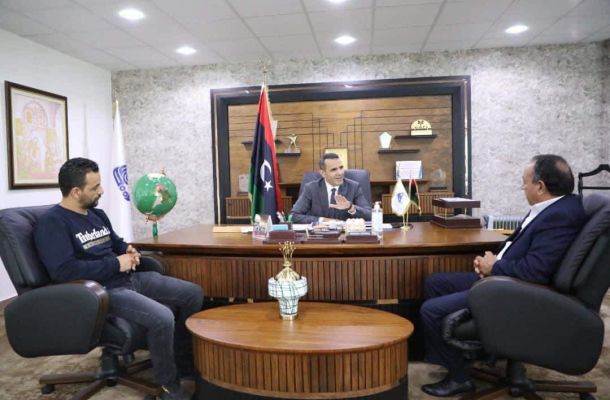 عاجل..المكتب الإعلامي للوحدة الوطنية: ستنطلق مراسم خطة تطوير قطاع النفط مساء اليوم بحضور عدة مسؤولين