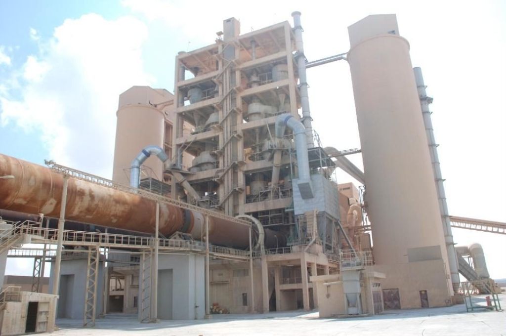 الحكومة الأيرلندية تهدد بسحب الدعم البحري والمالي على خلفية الإساءة للمهاجرين في المتوسط