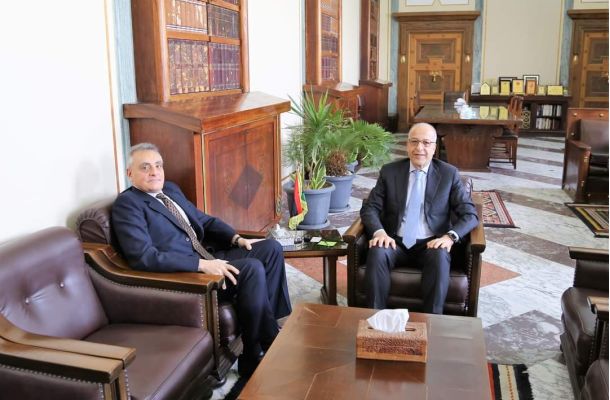 خلال زيارته إلى غرفة التجارة والصناعة بمدينة بنغازى.. "اللموشى" يشدد على دور القطاع الخاص كشريك هام في التنمية