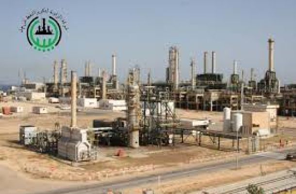 المؤسسة الوطنية للنفط وشركة إيني تناقشان خطط تزويد السوق المحلية بالغاز