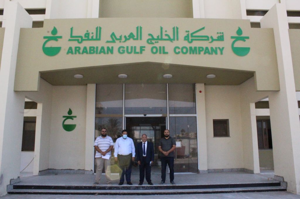 عرقلة شاحنات البضائع الليبية من قبل محتجين توانسة بالمناطق الحدودية