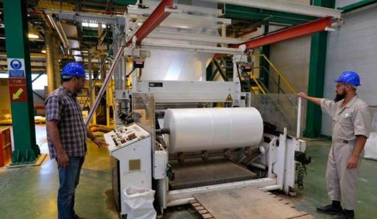 رويترز: إعادة تشغيل مصنع البلاستيك خطوة للرفع بالاقتصاد الليبي