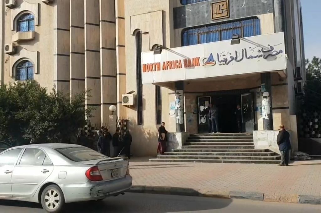 "علي محمود" يؤكد تلقيه تهديدات ورسائل ابتزاز من الأمير البلجيكي لوران