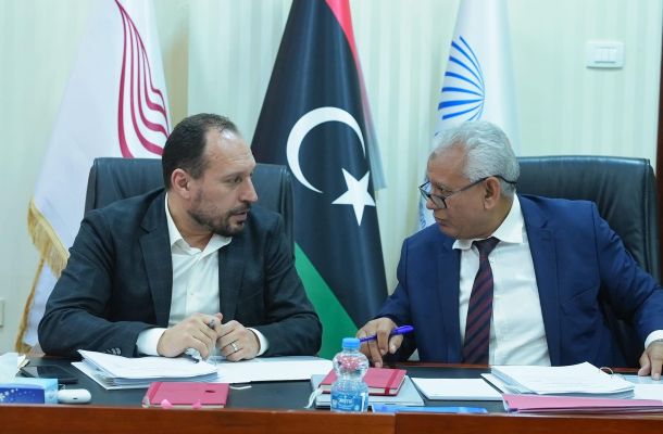 رئيس حكومة الوحدة الوطنية يبحث أوضاع مهجري بنغازي