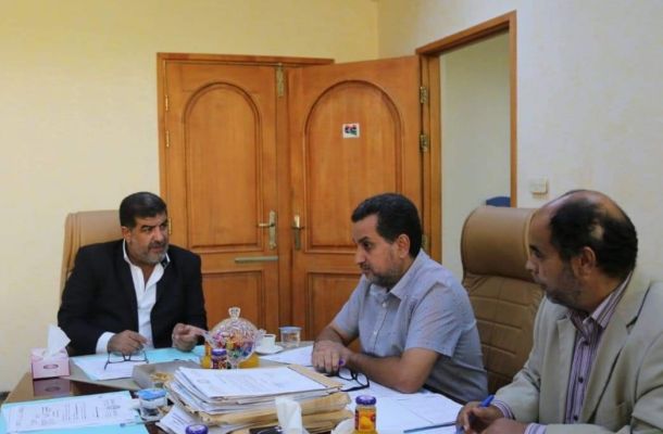 إدارة الصناعات النفطية بشركة البريقة تجري اجتماعاً لدراسة السياسة الإنتاجية للشركة