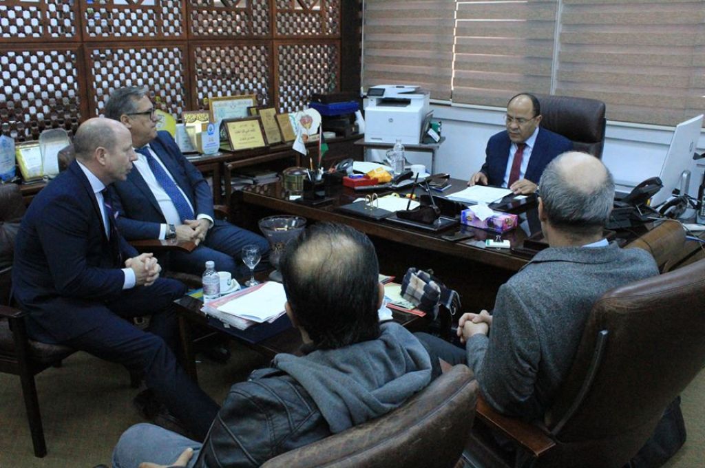 وكيل وزارة التعليم يناقش تأخر صرف مرتبات ديسمبر وعلاوة الحصة لمعلمي طرابلس الكبري