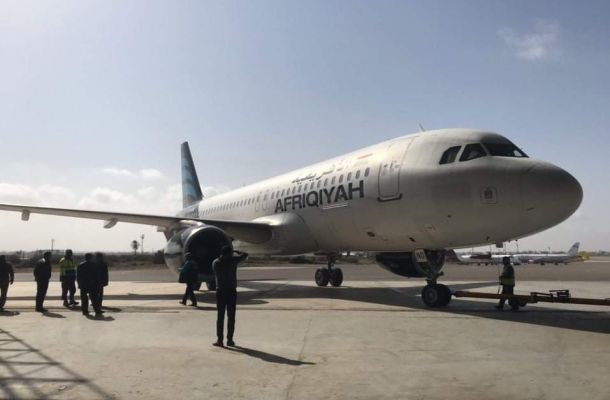 الدولار يسجل انخفاضا ملحوظاً بالسوق الموازي