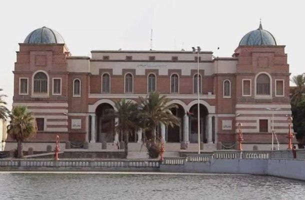 خاص.. "المركزي" يؤكد منح منحة أرباب الأسر بقيمة 400 دولار والعلاج والدراسة بسعر الصرف الرسمي 6.3 دولار