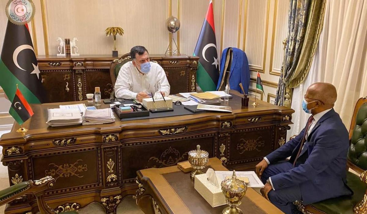 السراج يبحث مع وزير العمل برامج تشغيل وتدريب الباحثين عن عمل