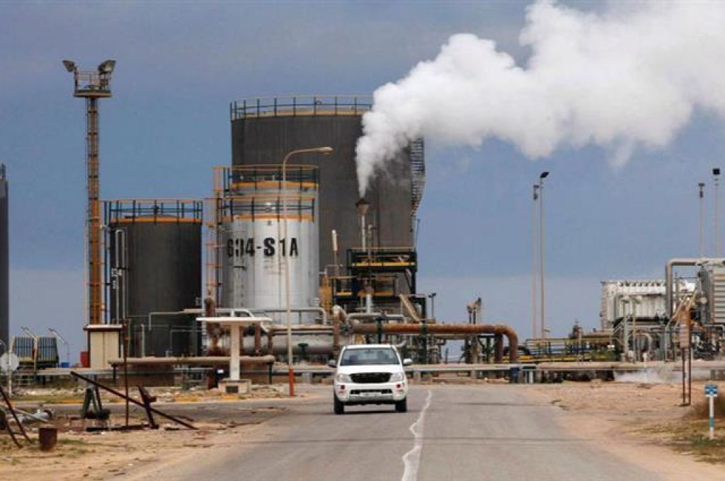 الوطنية للنفط: إيرادات بيع النفط الخام انخفضت خلال شهر يناير إلى 1.6 مليار دولار