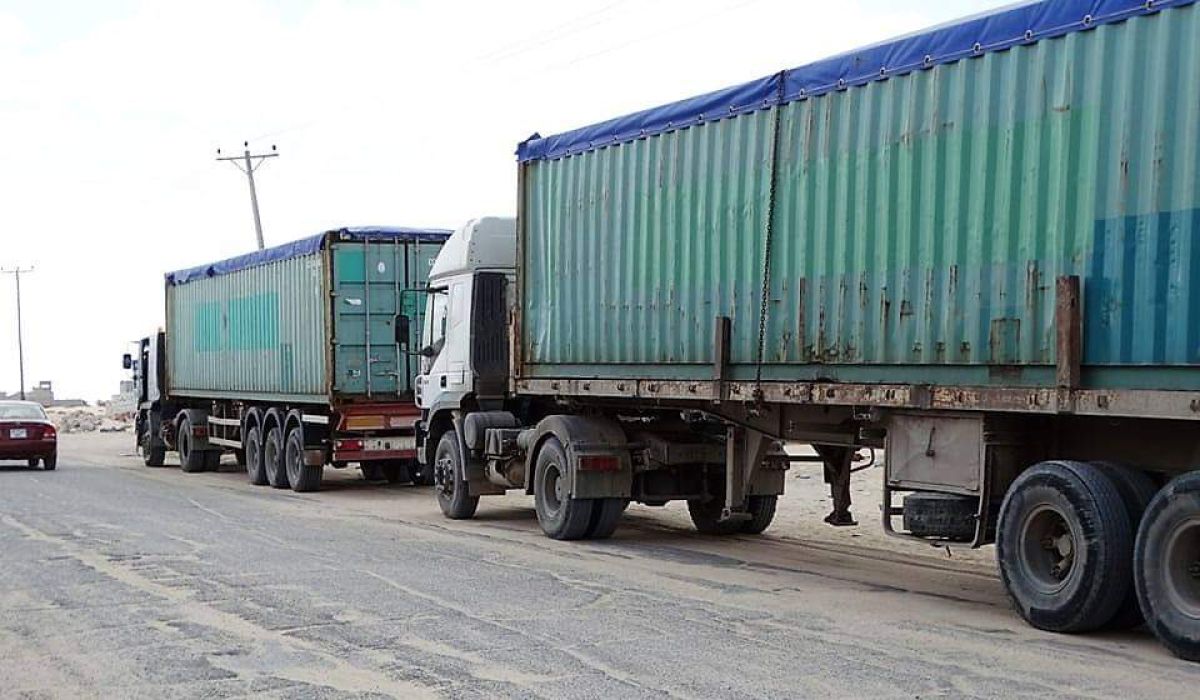 العامة للكهرباء تعلن انطلاق أربع شاحنات محملة بقطع الغيار إلى محطة السرير