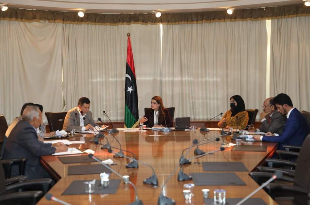 أبوهيسة يناقش آليات العمل داخل هيئة المناطق الصناعية