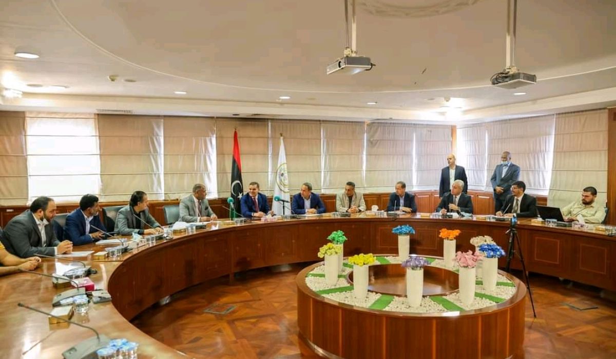 خلال اجتماعه مع الدبيبة.. وزير المالية يؤكد الإفراج عن مرتبات 85 ألف موظف