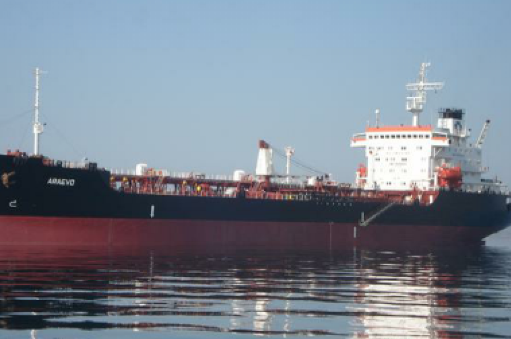 "مواصلات الوفاق" تقف على أضرار مطار معيتيقة وتتقدم بتقرير مالي بحجم الأضرار للمجلس الرئاسي