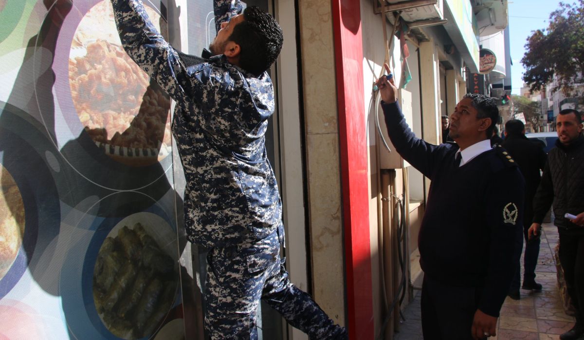 إغلاق بعض المطاعم و المقاهي في عمر المختار بسبب عدم توفر الشروط الصحية