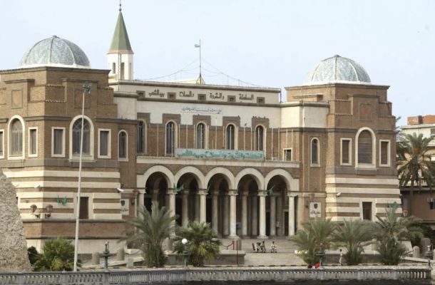 الصحة تتفقد التجهيزات النهائية لمركز عزل جنزور