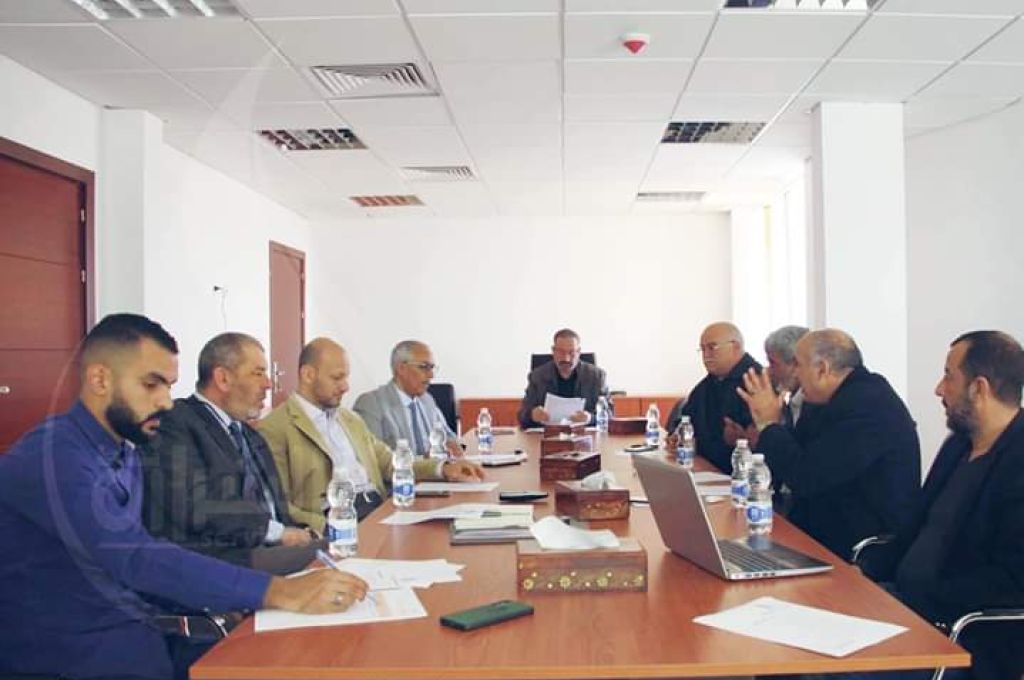 مخاطباً "السراج" .. وزير المالية: الكبير يلعب بسياسة وضع العصا في الدواليب ويجب التنبيه عليه