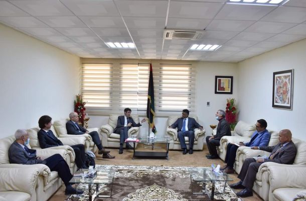 خلال اجتماعه مع الليبية للاستثمار.. القائم بالأعمال بالسفارة الأمريكية يشدد على ضمان أن تظل المؤسسة مستقلة والأموال الليبية محمية حتى يتم رفع تجميد الأصول مستقبلاً