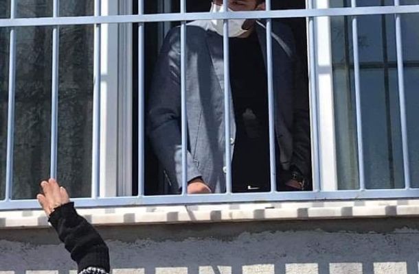 إقفال عدد من المحال التجارية ببلدية عين زارة بالشمع الأحمر