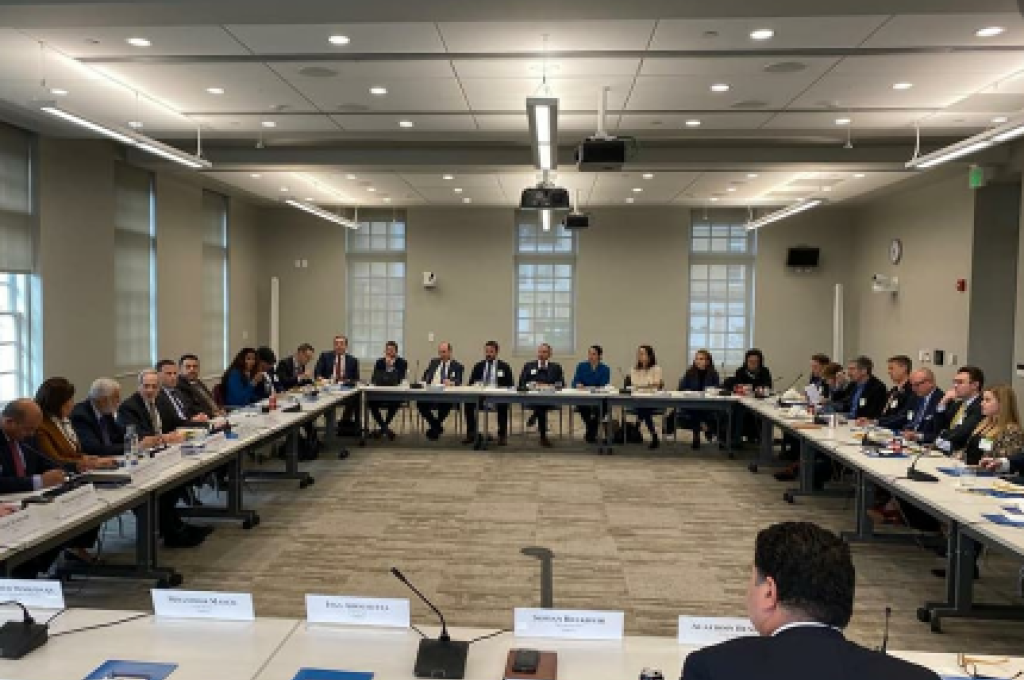 "مصرف الجمهورية" ينفي إلغاء كافة الاعتمادات المخصومة سابقا