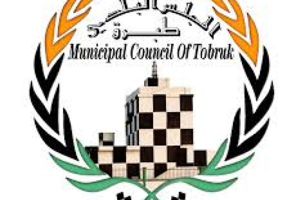 النائب أحمد معيتيق يجتمع مع وزيرا المواصلات والحكم المحلي لتنفيذ مشروع الاقتصاد الوطني