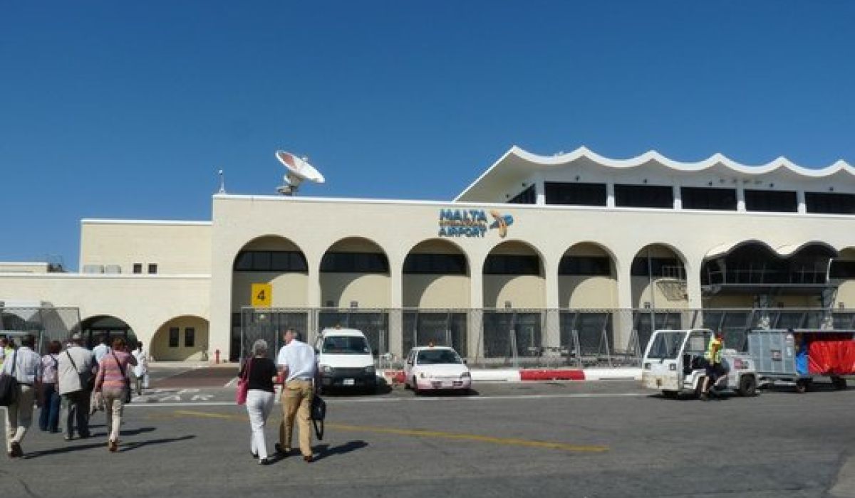 القبض على مواطن ليبي في مطار مالطا بتهمة تهريب العملة