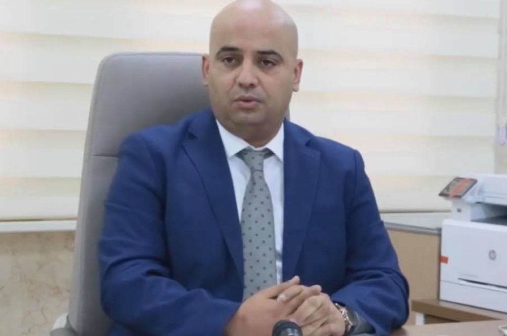 مخاطباً "السراج" .. وزير المالية: الكبير يلعب بسياسة وضع العصا في الدواليب ويجب التنبيه عليه