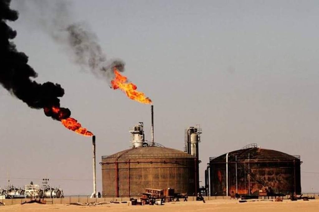 استعدادات لتشغيل حقلي النافورة والبيضاء بعد رفع القوة القاهرة عن ميناء رأس لانوف