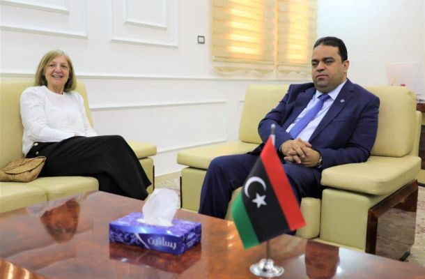 خاص.. الحرس البلدي يؤكد قفل عدة محال إلى حين تعريب مسمياتها .. وتجار يشتكون من ذلك ..ويوضحون الضرر