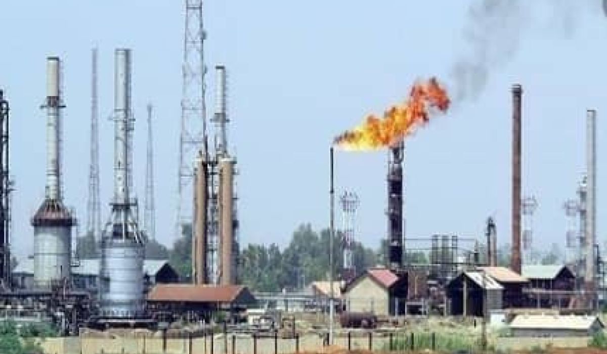 المونيتور: الهدف من الحصار النفطي الإطاحة بهذه الحكومة