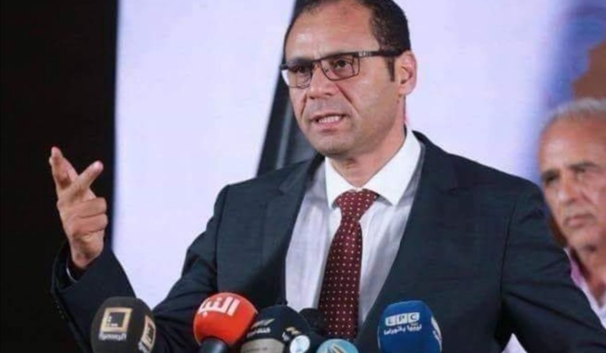 لمطالبتهم بزيادة المرتبات و إقفال المدارس .. "عبد الجليل" يهدد المعلمين بإيقافهم وإحالتهم للنائب العام