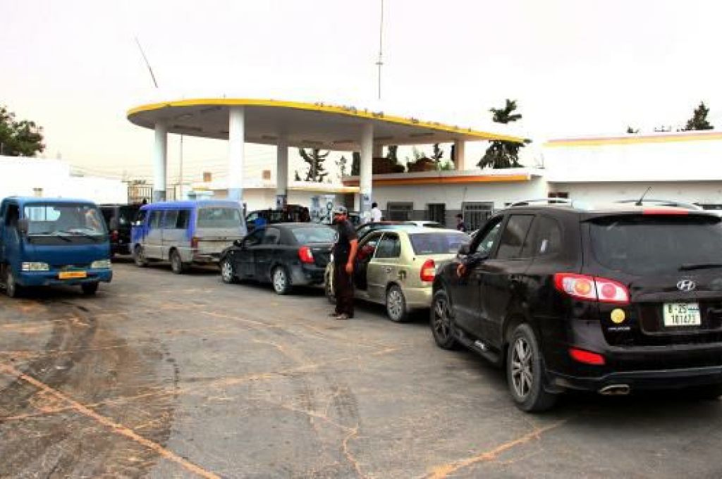 الحكومة الأيرلندية تهدد بسحب الدعم البحري والمالي على خلفية الإساءة للمهاجرين في المتوسط