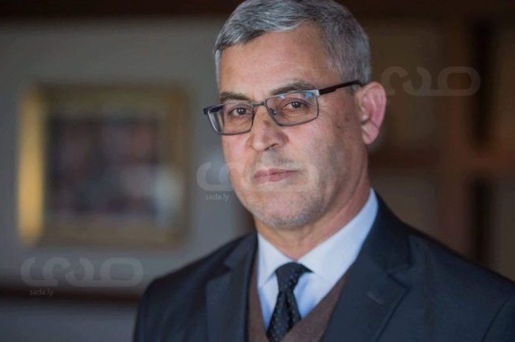 إقفال عدد من المحال التجارية ببلدية عين زارة بالشمع الأحمر