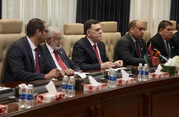 حسني بي يطالب بالقبض على مجرمين سرقوا "هنقر" لشركة يملك حصة فيها