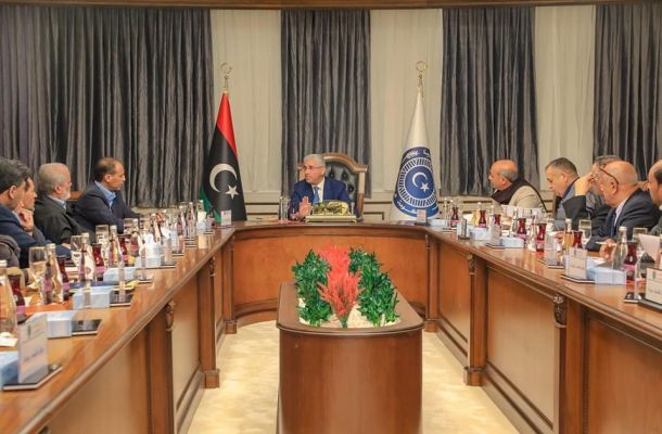 ميديابارت: ضُبط أحد عملاء السفارة الليبية في فرنسا أمام العدالة