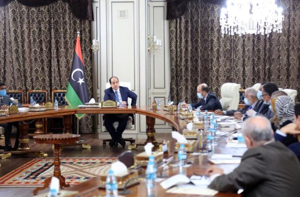 خبير يتوقع إعادة تصدير النفط من جديد … ولكن بشروط