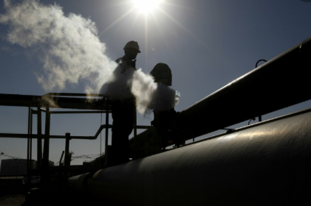 بعد تقليص عدد ساعات حظر التجول.. "الاحيمر" يصدر تعليماته بفتح المصارف التجارية بالمنطقة الشرقية