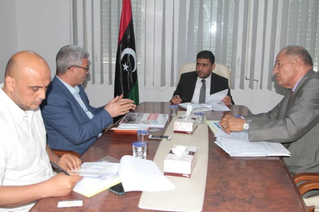 "بومطاري" يجتمع مع مجلس إدارة شركة الحديد والصلب لمناقشة المشاكل التي تواجه الشركة