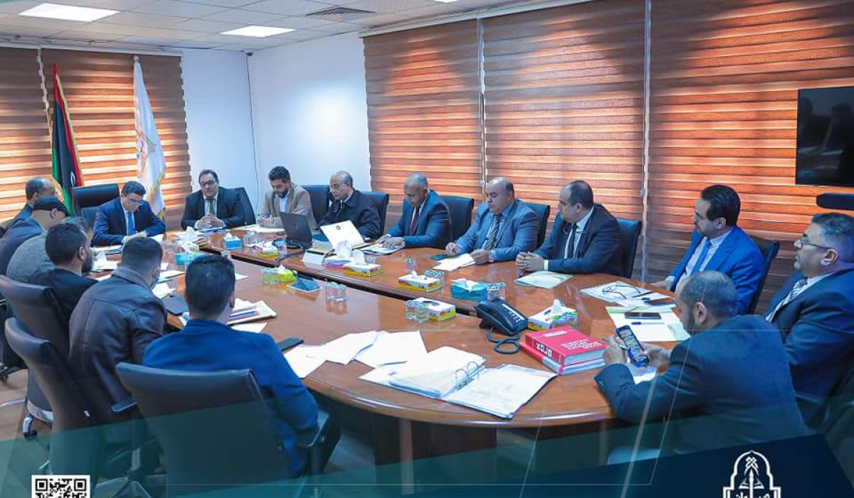 "شكشك" يبحث مع وزير التعليم العالي الملاحظات المسجلة حول الإجراءات التعاقدية الخاصة بالتوريدات المعملية