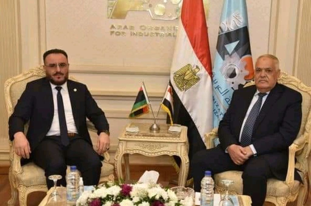 رئيس هيئة الرقابة الإدارية بالبيضاء يجري اجتماعاً بشأن إنجاز التقرير السنوي لعام 2020