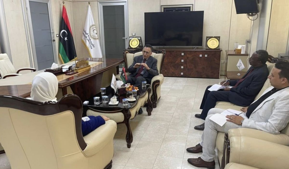 "الكيلاني" تبحث مع وزير الاقتصاد والتجارة الترتيبات اللازمة لإنشاء هيئة الاستثمار المنزلي