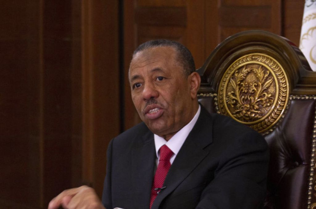 "عاشور": ضمنها سياسة سعر الصرف الحالي.. هذه أبرز المشاكل التي سببت أزمة سيولة حادة بالبنوك