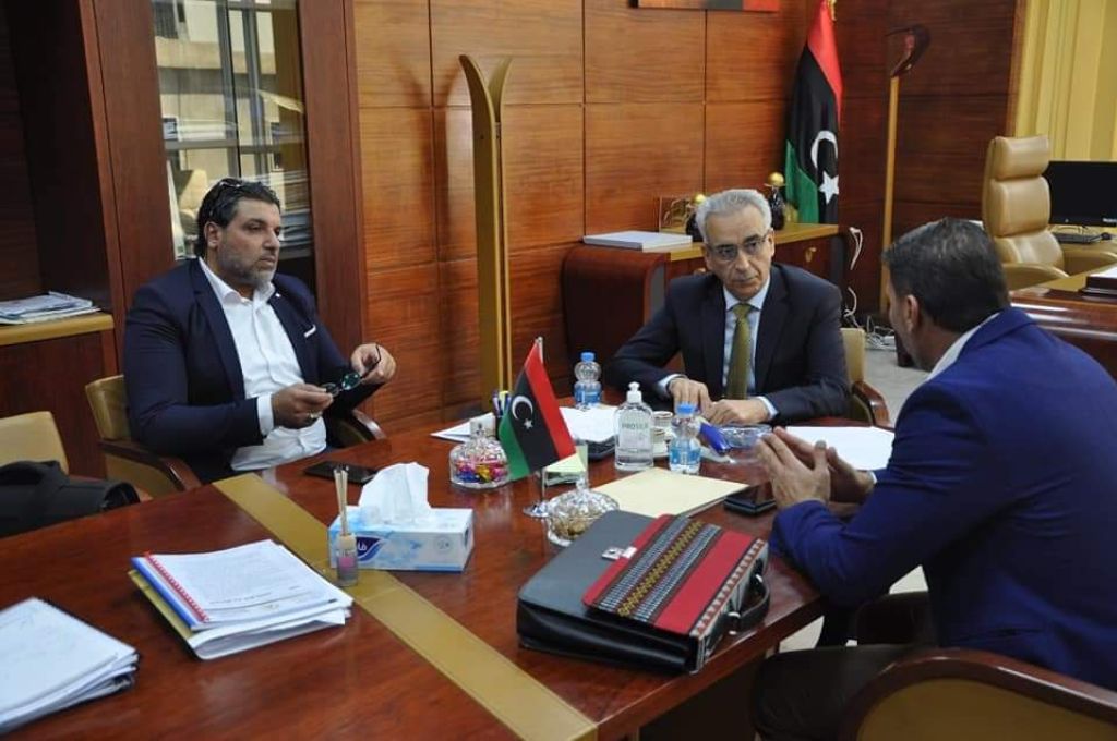 أبوهيسة يناقش آليات العمل داخل هيئة المناطق الصناعية