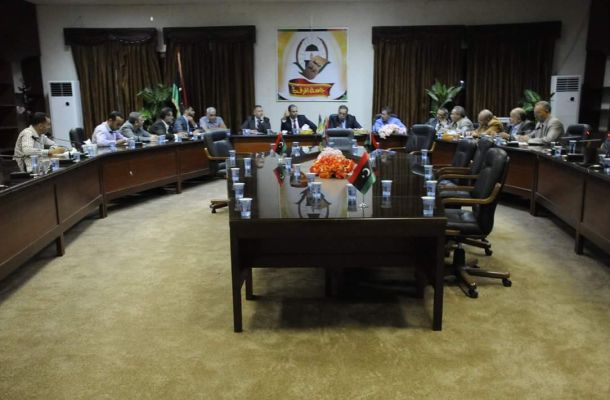 وزير التعليم يصدر قرارا بشأن إيفاد اوائل الجنوب الليبي للدراسة بالخارج