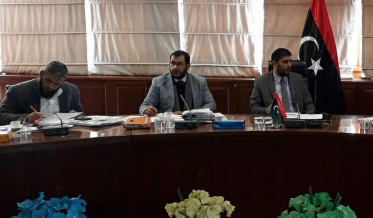 وزير مالية الوفاق يبحث مع مسؤولي الجمارك والضرائب رفع إيراداتهما