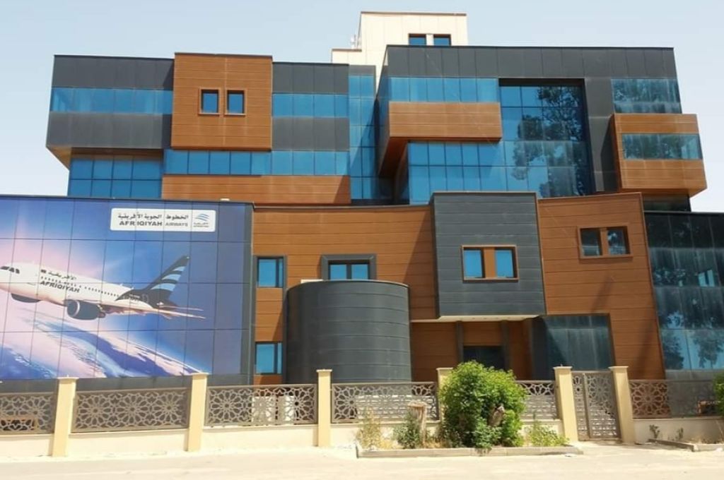 الخطوط الجوية الليبية توضح بشأن افتتاح مطار معيتيقة