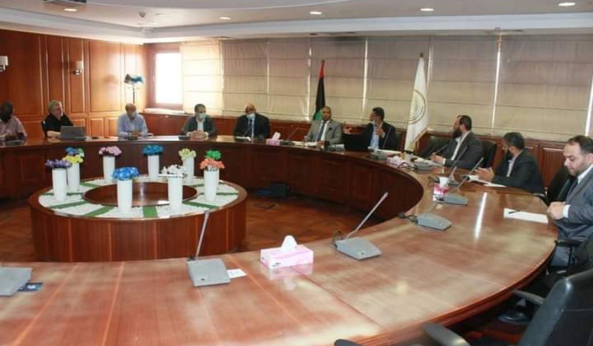 وزير المالية يناقش سير عمل مشروع إصلاح المالية العامة