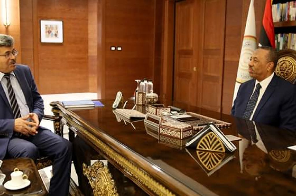 ميناء الخمس يستقبل خمس بواخر تجارية و371 حاوية بضائع