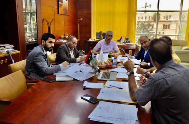 "الزادمة" يصدر تعليماته بتوفير مادة الفوم المستخدمة في إطفاء الحرائق