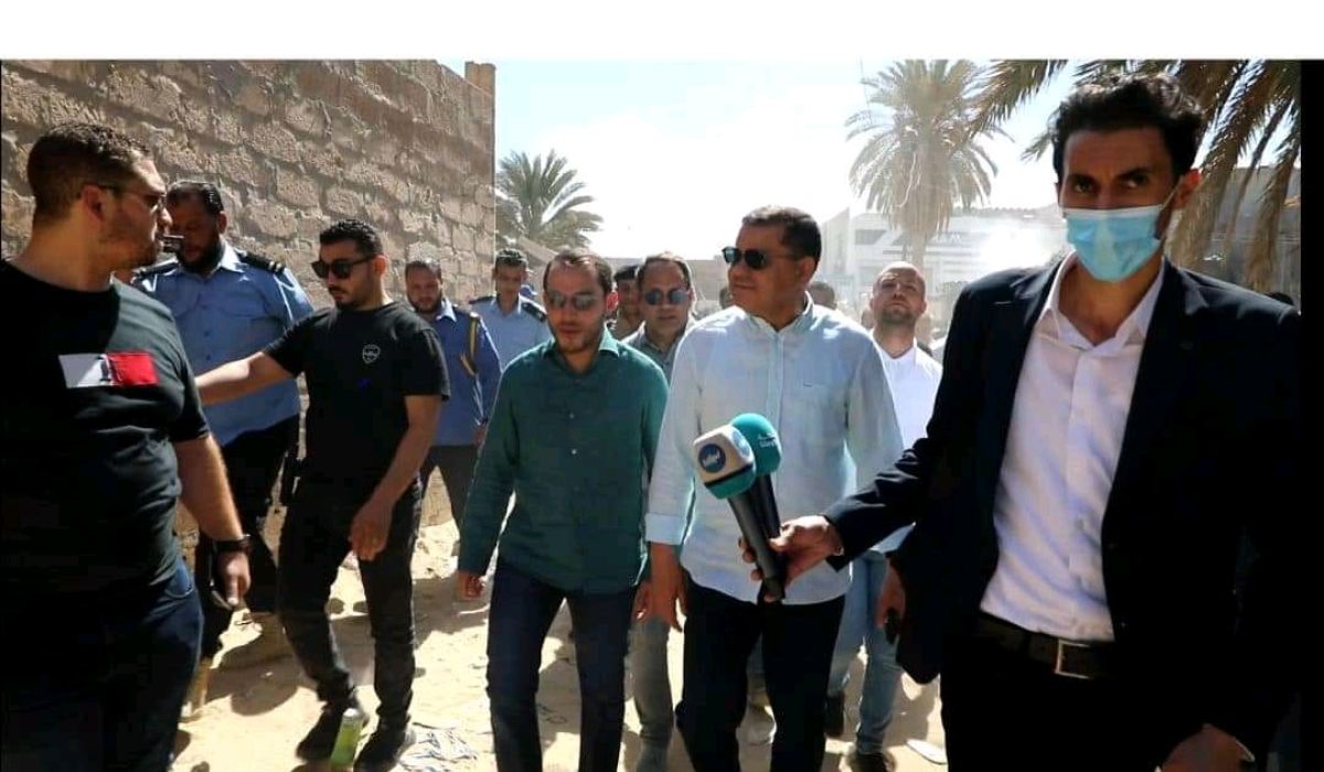 الدبيبة يقوم بزيارة تفقدية لبلدية حي الأندلس